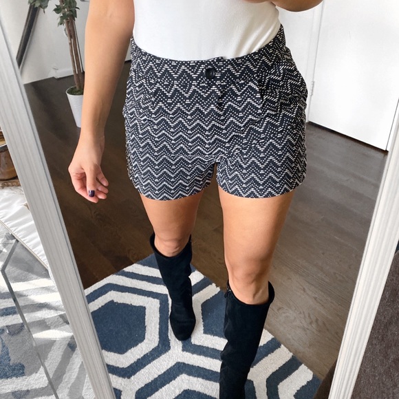 ☑️ EVEN & ODD BLACK WHITE SHORTS! - Picture 4 of 11
